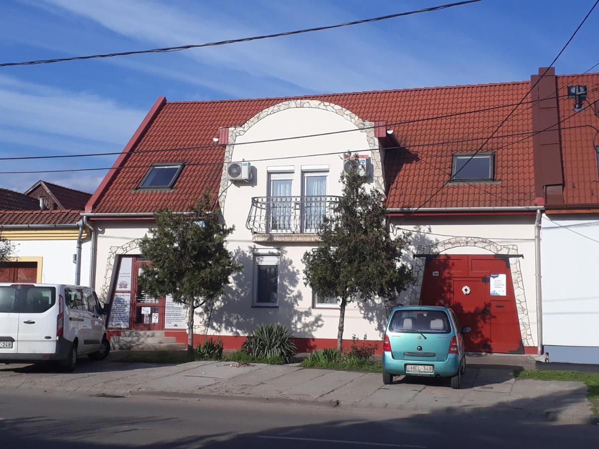 Agria Wellness Guesthouse Eger Kültér fotó